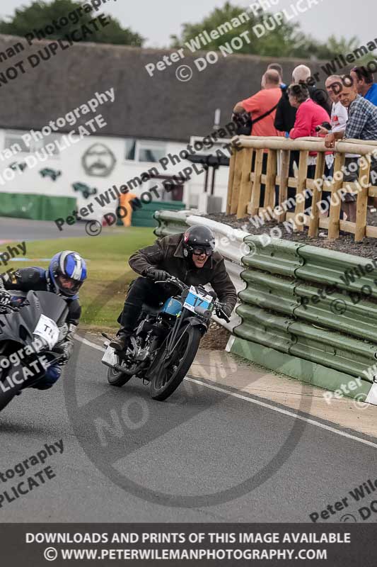 Vintage motorcycle club;eventdigitalimages;mallory park;mallory park trackday photographs;no limits trackdays;peter wileman photography;trackday digital images;trackday photos;vmcc festival 1000 bikes photographs